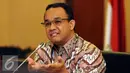Mendikbud, Anies Baswedan (kiri) memberikan pernyataan di Gedung Kemendikbud, Jakarta, Kamis (8/10/2015). Anies memberikan beberapa pernyataan seputar 50 thn SEAMEO (Organisasi Menteri Pendidikan Se Asia Tenggara). (Liputan6.com/Helmi Fithriansyah)
