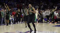 Aksi Al Horford saat Celtics Kalahkan Sixers di Gim Ketiga Semifinal Wilayah Timur NBA (AP)