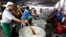 Dengan produksi beras dalam negeri hanya sanggup memenuhi 70% kebutuhan domestik, pemerintah Malaysia mulai menerapkan program untuk meningkatkan produksi beras dalam negeri. (AP Photo/Daniel Chan, File)