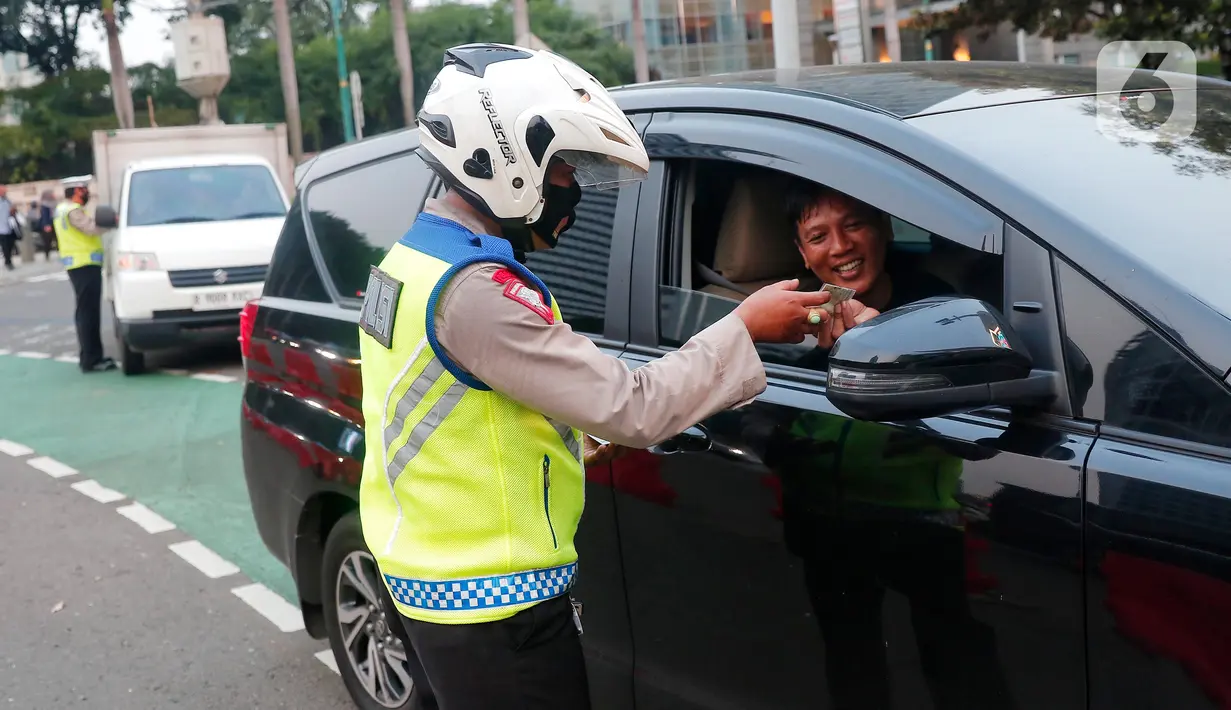 Kasubdit Gakkum Ditlantas Polda Metro Jaya, AKBP Jhony Eka Putra, memastikan, tilang manual sudah diberlakukan di DKI Jakarta. (Liputan6.com/Angga Yuniar)