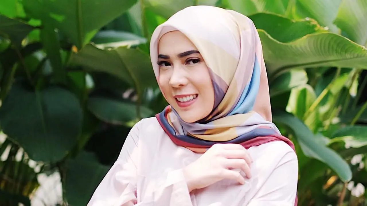 [Bintang] Fitri Tropica