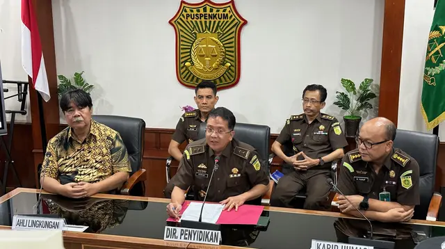 Direktur Penyidikan Jampidsus Kejagung Kuntadi saat jumpa pers di Kejagung, Jakarta Selatan, Senin (19/2/2024). (Liputan6.com/Nanda Perdana Putra).