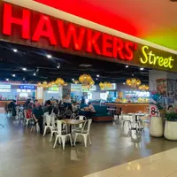 Hawkers Street hadir di Pluit Village dengan konsep street food. Dok. Hawkers