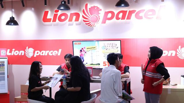 Booth Lion Parcel dalam acara Indonesia Digital MeetUp 2023 yang diselenggarakan SMESCO 5-6 Oktober 2023. (Dok Lion Parcel)