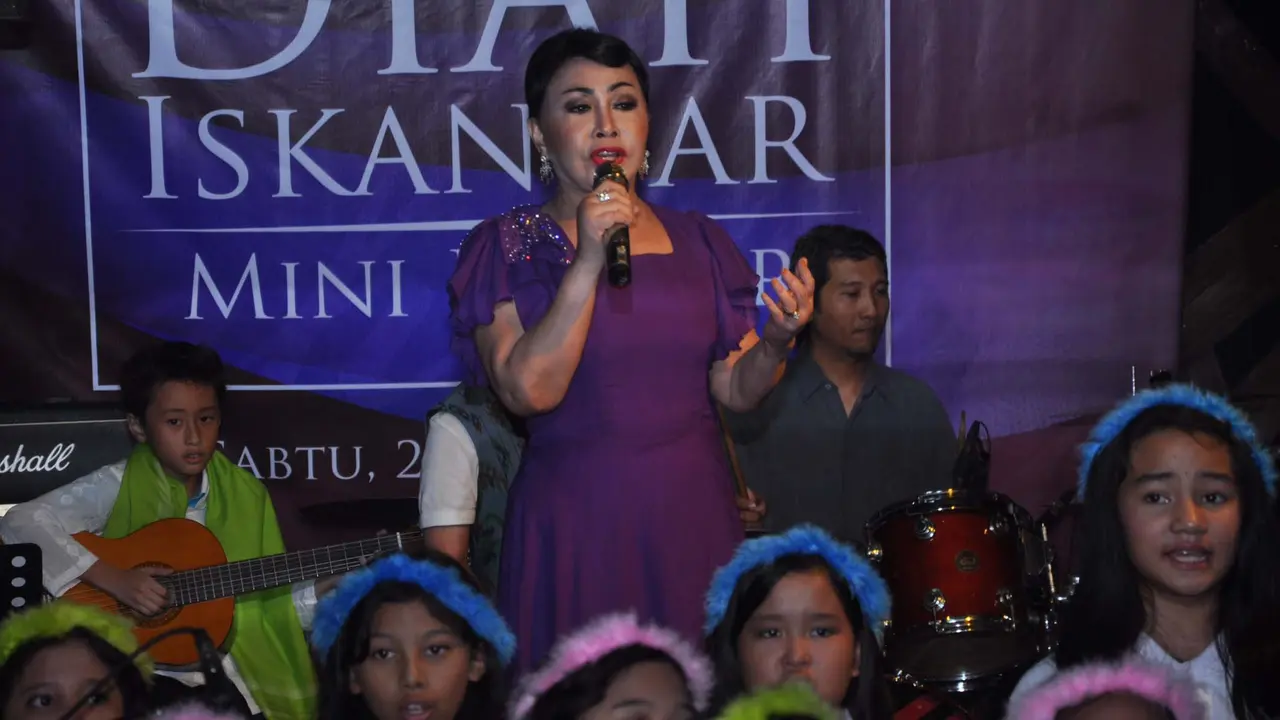 Gelar Mini Konser, Diah Iskandar Gemetaran