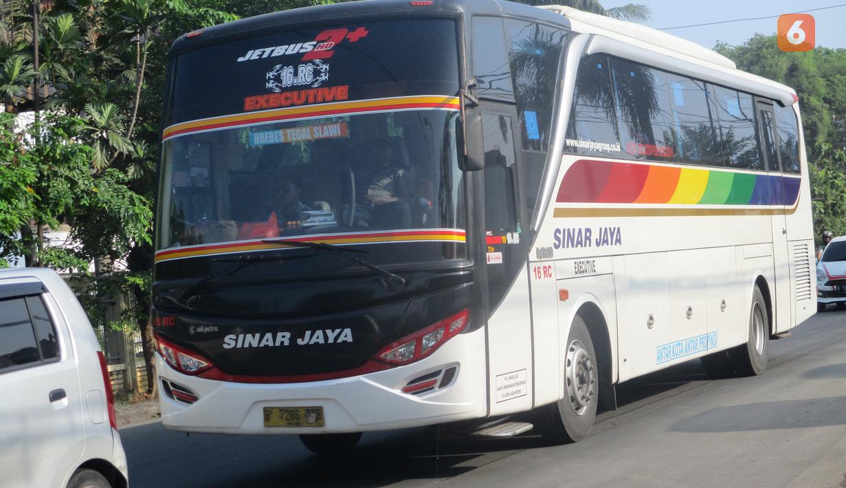 Sasis lainnya yang banyak digunakan adalah Hino RN 285. Sasis Ladder Frame ini dilengkapi dengan mesin J08E-VT Commonrail dengan 6 silinder 7684cc sehingga mampu menghasilkan tenaga sebesar 285PS pada 2500rpm. Sasis ini merupakan sasis hino yang terbilang cukup nyaman karena dilengkapi dengan Air Suspension.