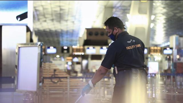Setelah tahun lalu berada di posisi 10, Skytrax umumkan Bandara Soekarno-Hatta pada 2022 berada di posisi 9 pada daftar Best Airport Staff in Asia. (Dok Angkasa Pura II)