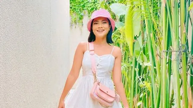 6 Potret Hanum Mega, Diselingkuhi Suami Saat Sedang Hamil