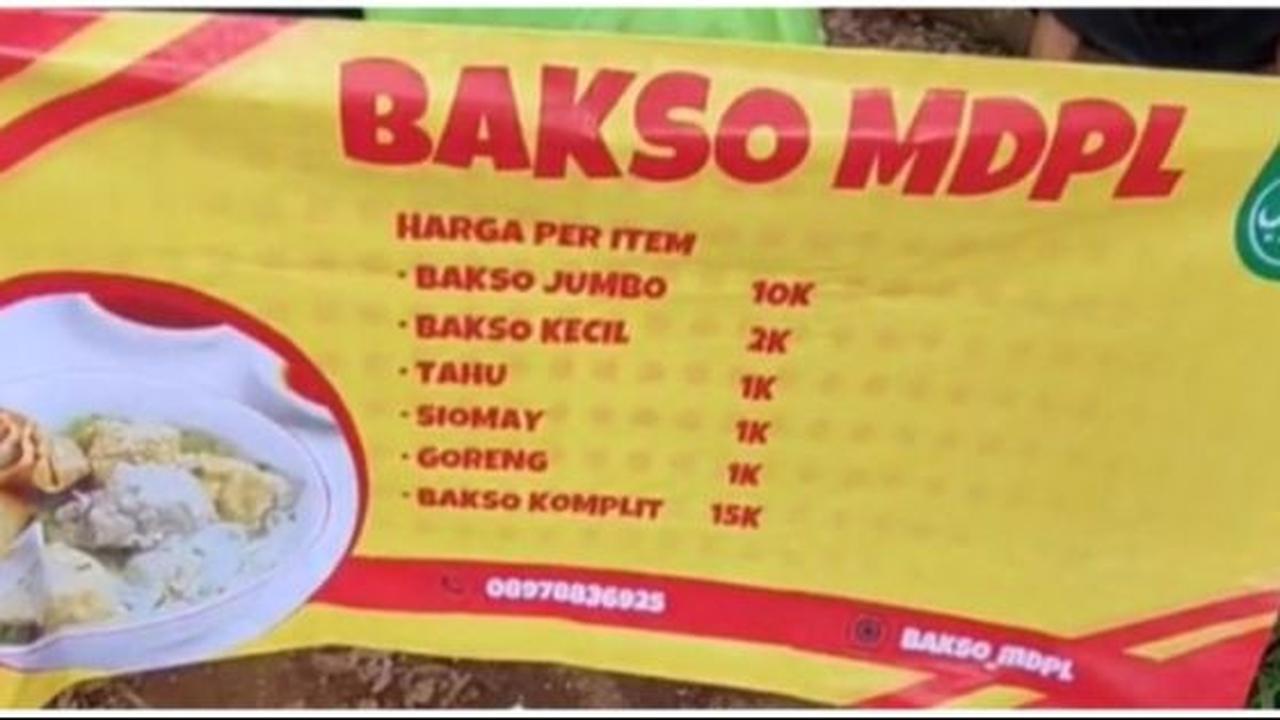 Penjual Bakso di Atas Gunung Lorokan Mojokerto Viral, Tuai Pujian
