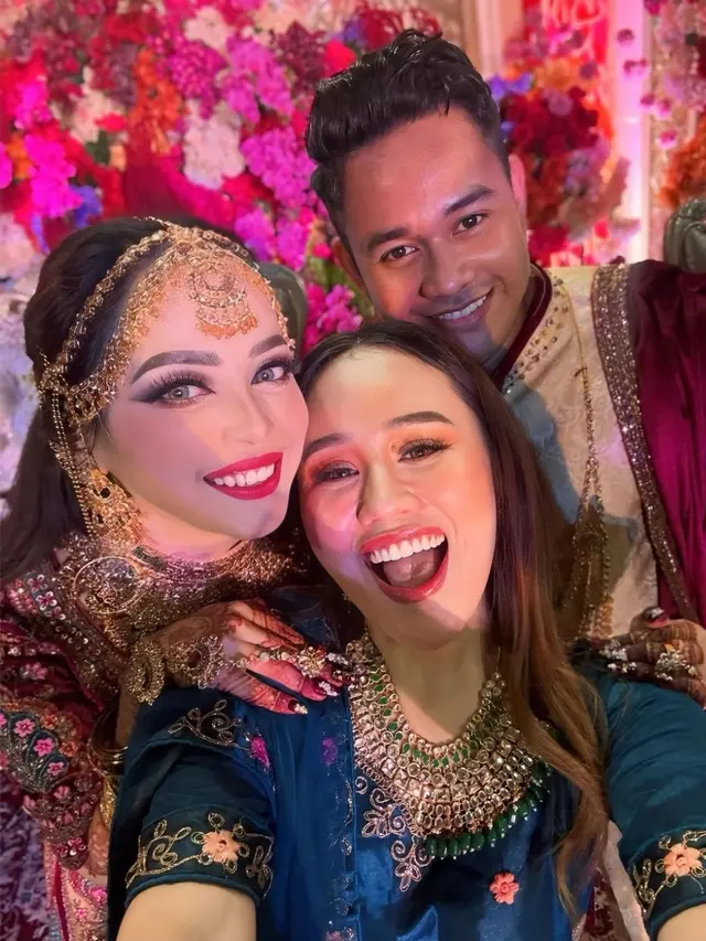 Artis di Pernikahan Putri Isnari