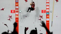 Atlet panjat tebing Indonesia Desak Made Rita Kusuma Dewi bereaksi setelah memenangi final nomor speed putri pada Asian Games 2026 di Nagoya, Jepang, Rabu (30/9/2026). Desak meraih medali emas setelah mencatat waktu 6,062 detik. (AP Photo/Dita Alangkara)