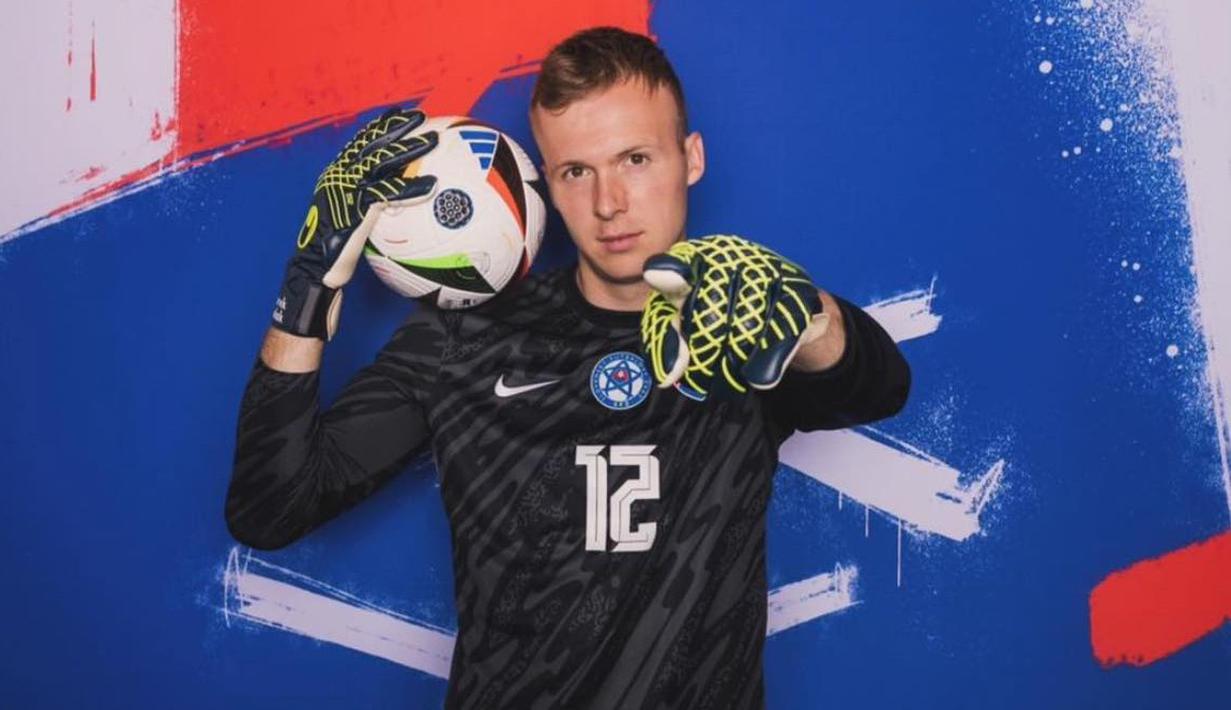 Setelah berhasil membawa Fulham promosi ke Premier League pada akhir musim 2021/2022, kiper asal Slovaia Marek Rodak justru tak terpakai setelah kedatangan Bernd Leno sejak awal musim 2022/2023. Pada musim 2023/2024 ia bahkan sama sekali tak dimainkan Fulham di Premier League. Pada awal musim 2024/2025 ia akhirnya memilih hengkang ke klub Saudi Pro League Al Ettifaq dengan status bebas transfer dan langsung menjadi pilihan utama. (ettifaq_en)