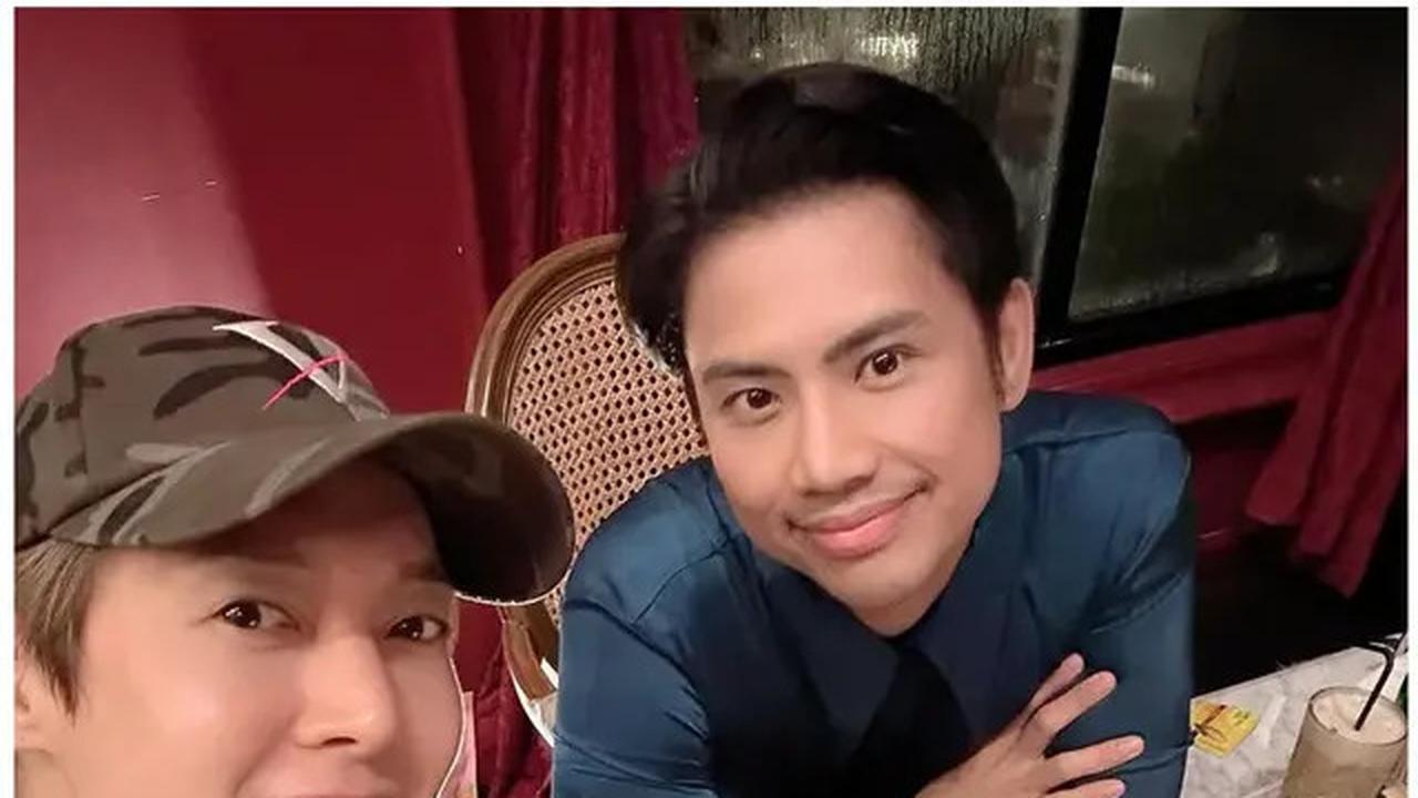 6 Potret Ricky Cuaca Bertemu Kim Hyun Joong di Jakarta, Akrab Bak Sahabat Lama