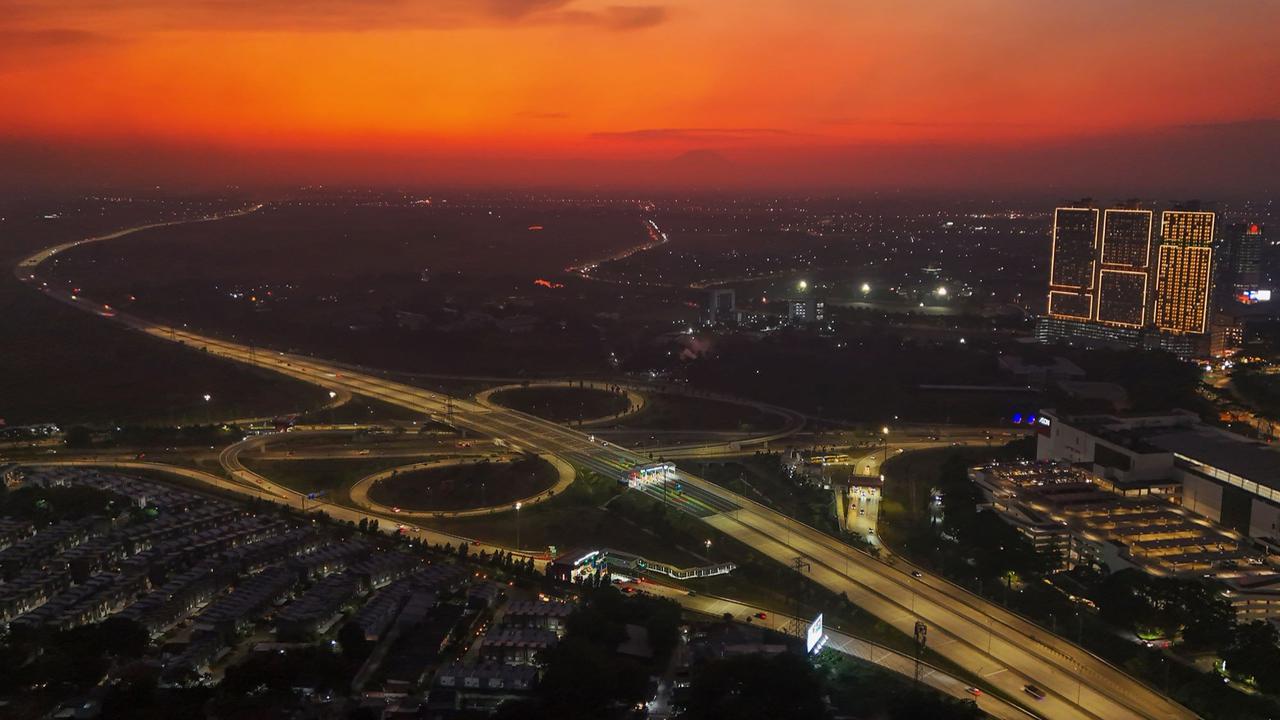 Keindahan Senja di Simpang Susun CBD Tol Serpong-Balaraja