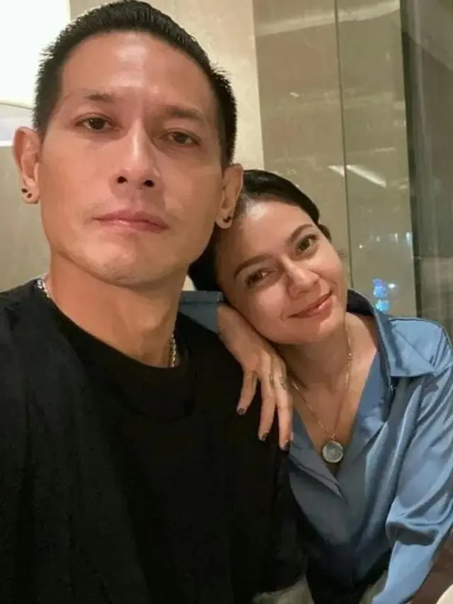 Potret Chef Juna bareng kekasih