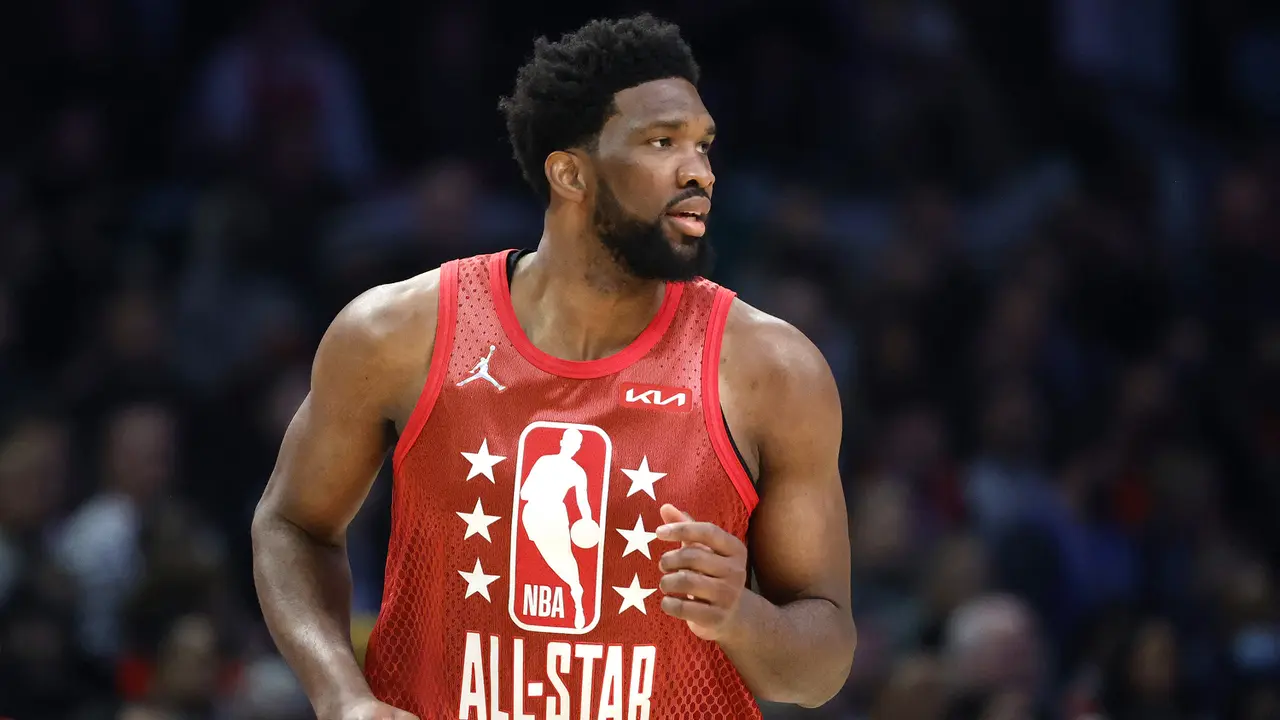 Foto: Sihir 16 Lemparan Tiga Angka Stephen Curry Bawa Tim Lebron Sikat Tim Durant sekaligus Sabet MVP di Laga NBA All-Star Game 2022