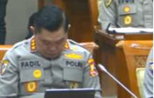 Ketika Jenderal Bintang 3 Polri Tertunduk Bareng DPR, Doakan Polisi Gugur Ditembak TNI saat Gerebek Sabung Ayam