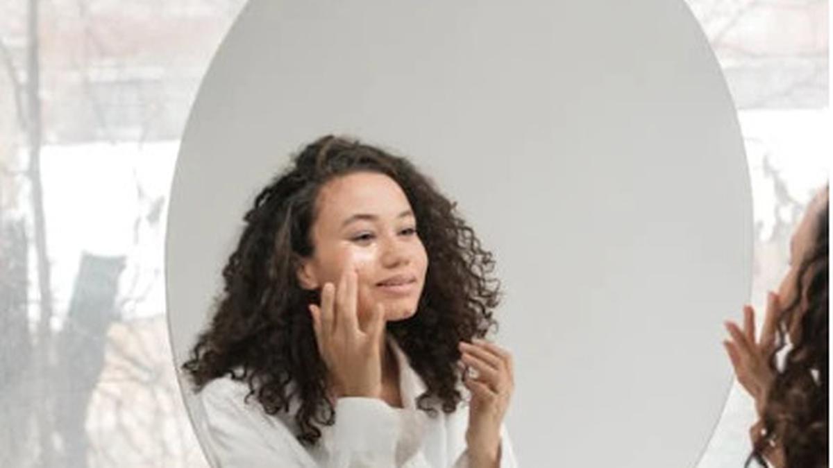 Rahasia Makeup Flawless Seharian: Tips Retouch Makeup untuk Kulit Berminyak