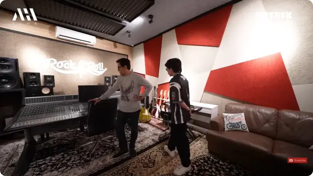 8 Potret Rumah Baru Andre Taulany, Ada Studio Rekaman dan Koleksi Mobil Mewah