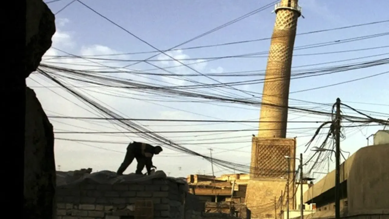 Menara Al-Hadba di Mosul, Irak, pada 2003.