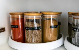Jangan Asal Simpan! Ini Deretan Toples Bumbu Dapur yang Bantu Bahan Masakan Lebih Awet