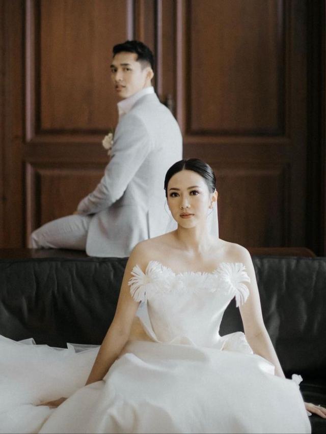 Atlet pebulu tangkis Indonesia Jonatan Christie yang akrab disapa Jojo, resmi menikahi Shania Junianatha atau Shanju di Gereja Katedral Jakarta. (Dok: Instagram @jonatanchristieofficial)