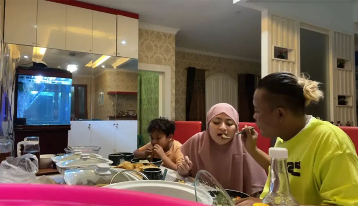 Sule dan Nathalie Holsher (Youtube/Sule Family)