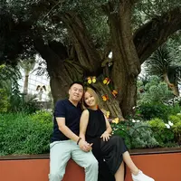 Winda Viska melahirkan anak kedua secara caisar tanggal 10 Oktober 2017 sekitar pukul 22.00 WIB. Bayi mungil berjenis kelamin laki-laki tersebut kemudian diberinama Mahesa Mulya Tan. (Instagram/windaviska)