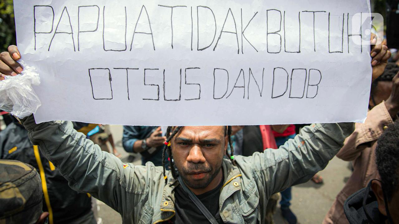 FOTO: Aksi Mahasiswa Papua Tolak Otonomi Khusus