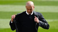 Zinedine Zidane - Pelatih yang saat ini mengarsiteki Real Madrid cukup piawai berakting dalam film nya sendiri yaitu A 21st Century Potrait. (AFP/Gabriel Bouys)