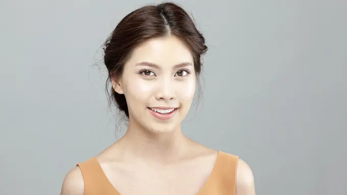 Pertama Kali Cobain Garnier Bright Up Tone-up Cream