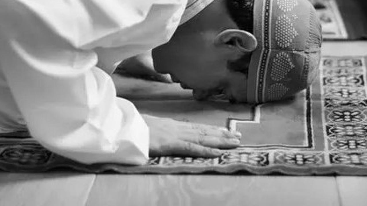 Tata Cara Sholat Tahajud dan Doanya agar UTBK SNBT 2025 Lancar, Diterima Kampus Impian