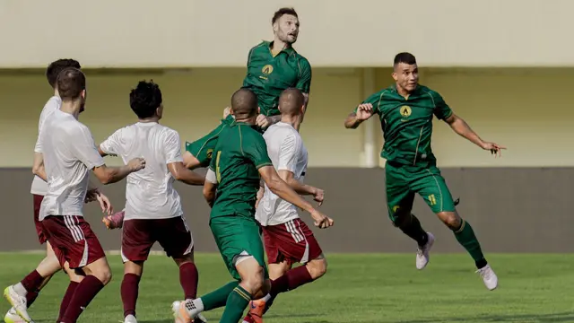 PSS Ditahan Imbang PSM 1-1 di Maguwoharjo: Pieter Huistra Puas dengan Intensitas Laga Uji Coba
