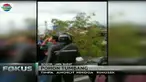 Selain angkot, sepeda motor dan tiang lampu lalu lintas juga ikut rusak tertimpa dahannya.