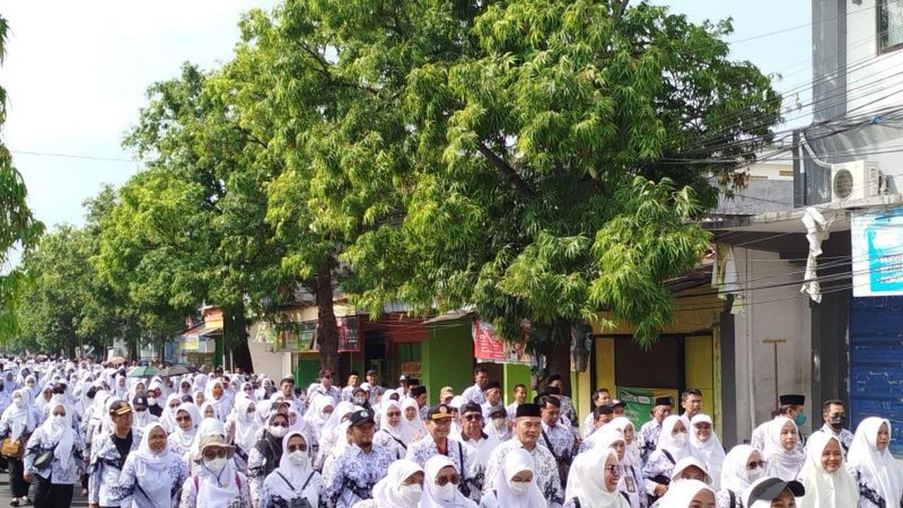 Ribuan Guru Ponorogo Gelar Aksi Tolak Mutasi Kepala Sekolah, Soroti Pelanggaran Aturan Kemendikdasmen
