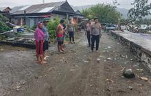 Nahas, Bocah Berenang di Pantai Karewaca saat Hujan Deras Meninggal Dunia Tersambar Petir