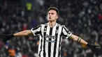 Pemain Juventus Paulo Dybala melakukan selebrasi usai mencetak gol ke gawang Genoa pada pertandingan Serie A Liga Italia di Stadion Turin Allianz, Italia, 5 Desember 2021. Juventus menang 2-0. (Marco Alpozzi/LaPresse via AP)