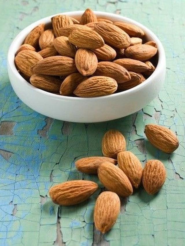 kacang almond