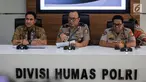 Direskrimum Polda Metro Jaya Kombes Pol Suyudi Ario Seto didampingi Kabiropenmas Divisi Humas Polri Dedi Prasetyo dan Kabid Humas Polda Metro Jaya Kombes Pol Argo Yuwono saat rilis perkembangan hasil penyidikan perkara kerusuhan 21-22 Mei di Jakarta, Jumat (5/7/2019). (Liputan6.com/Faizal Fanani)