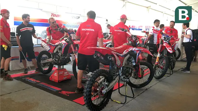 Tim Honda Racing Corporate (HRC) dan Astra Honda Racing Team (AHRT)