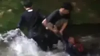 Viral Kepergok Curi Minyak Goreng, Perempuan Nyebur ke Kali
