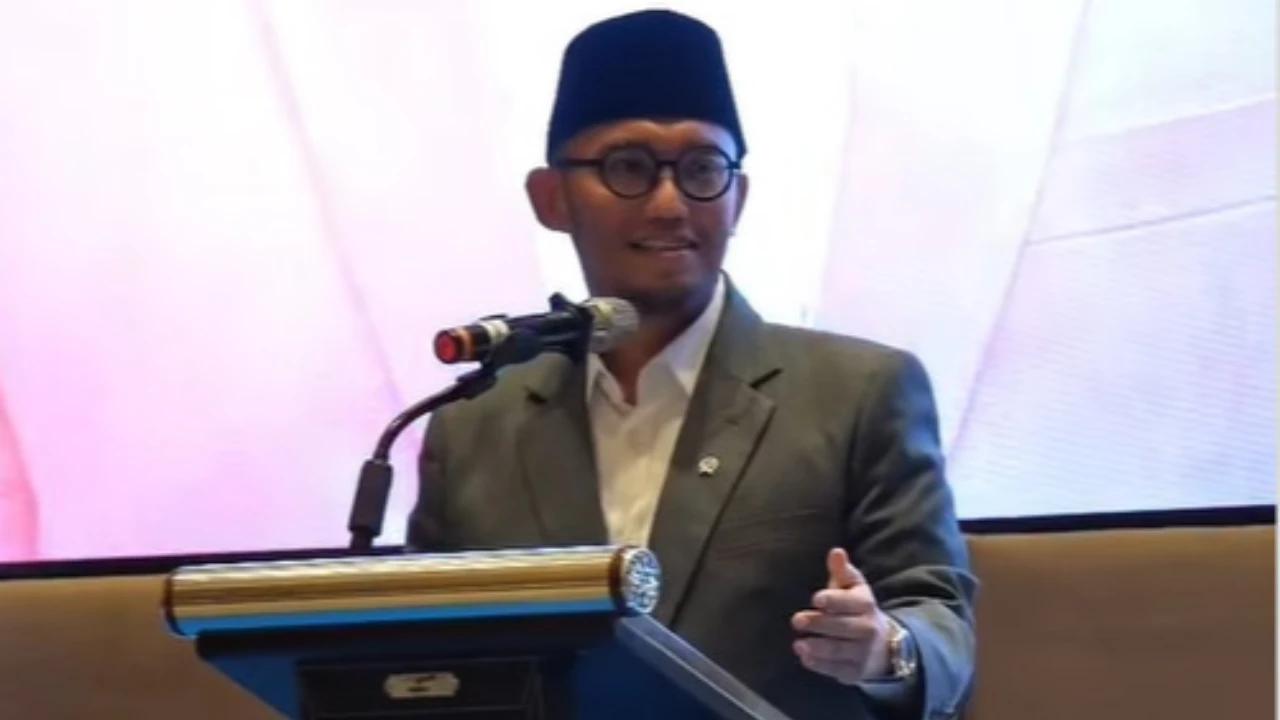 Konflik Timur Tengah Membara, Wamenhaj Dahnil Imbau Jemaah Tunda Keberangkatan Umrah