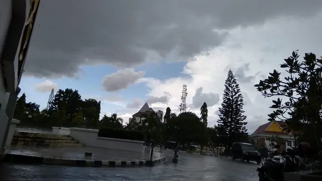 Potensi banjir pesisir (rob) diperkirakan akan melanda sejumlah wilayah di Kepulauan Riau.