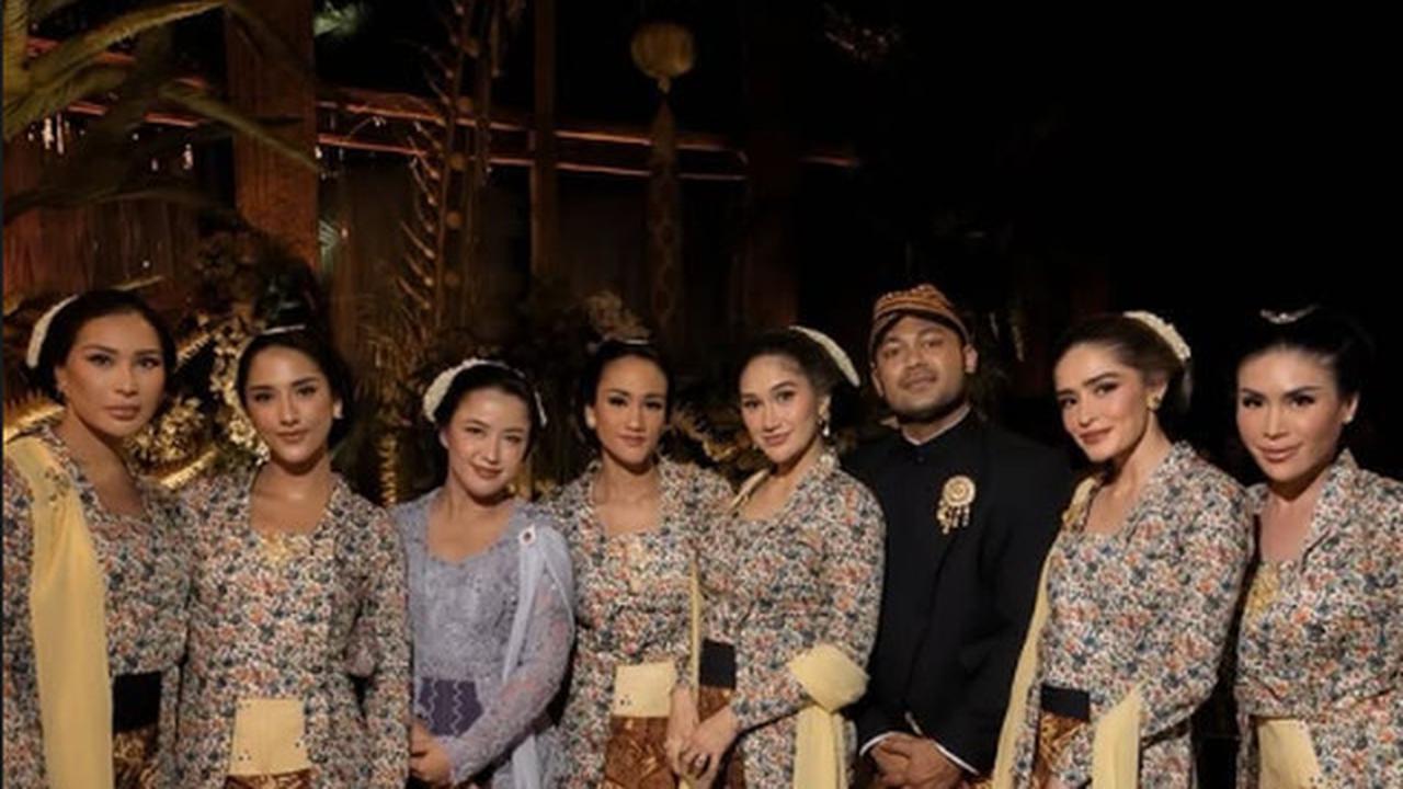 5 Potret Yasmine Wildblood Pakai Kebaya Floral dan Konde Pirang di Pernikahan Keluarga Cendana