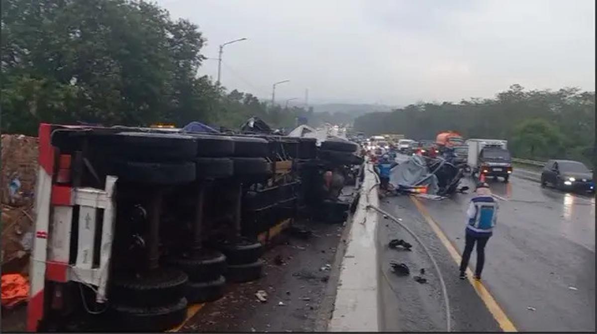 Sopir Truk Kecelakaan Beruntun Tol Cipularang Ditetapkan Jadi Tersangka