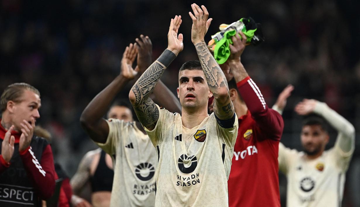 Kemenangan ini menjadi modal berharga AS Roma yang bakal menjamu AC Milan di leg kedua perempat final Liga Europa di Stadion Olmipico, pekan depan. (Isabella BONOTTO/AFP)