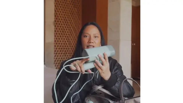 Barang Unik yang Ada di Dalam Tas Tara Basro