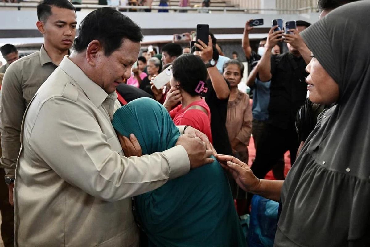 Prabowo tinjau pengungsian korban banjir sumatera