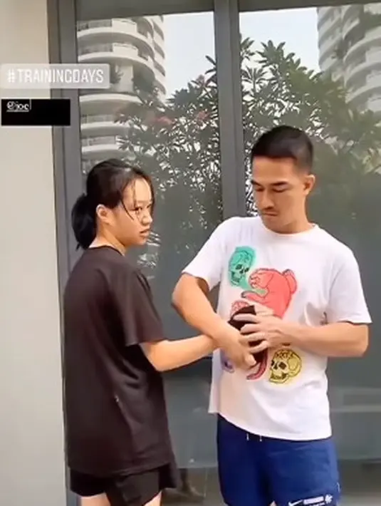 Warisi bakat sang ayah, anak perempuan Joe Taslim juga jago bela diri. (Sumber: Instagram/joe_taslim)