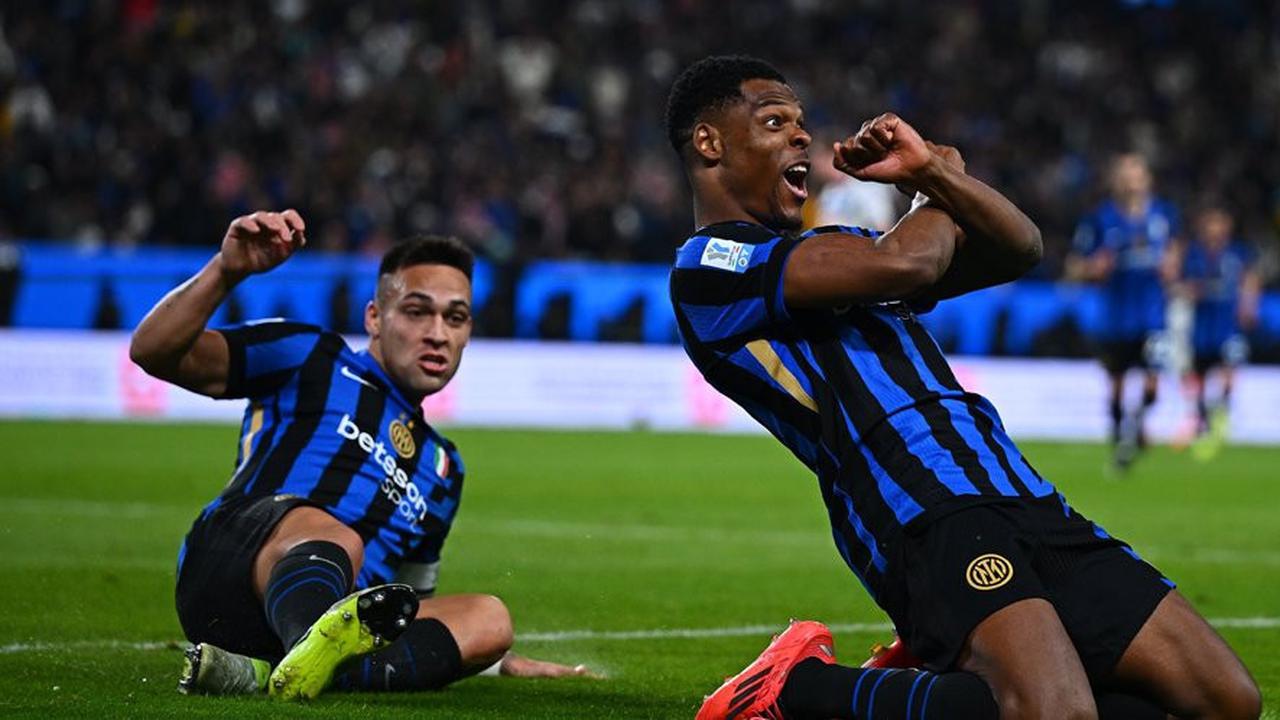 Denzel Dumfries Buka Peluang ke Premier League, Manchester United Wajib Bergerak Cepat
